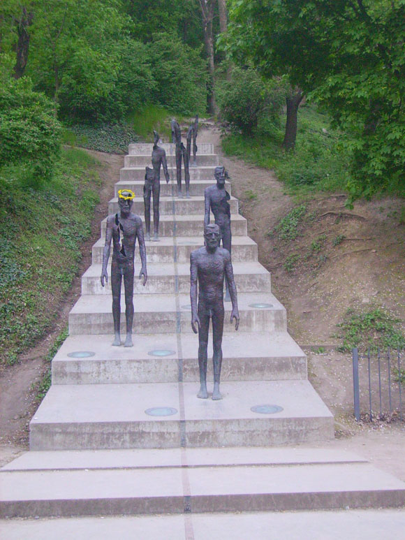 Памятник жертвам коммунизма